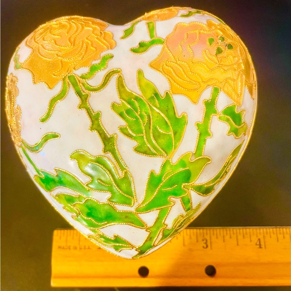 Vintage Cloisonne White and Gold Floral Heart Trinket Box - Picture 15 of 15